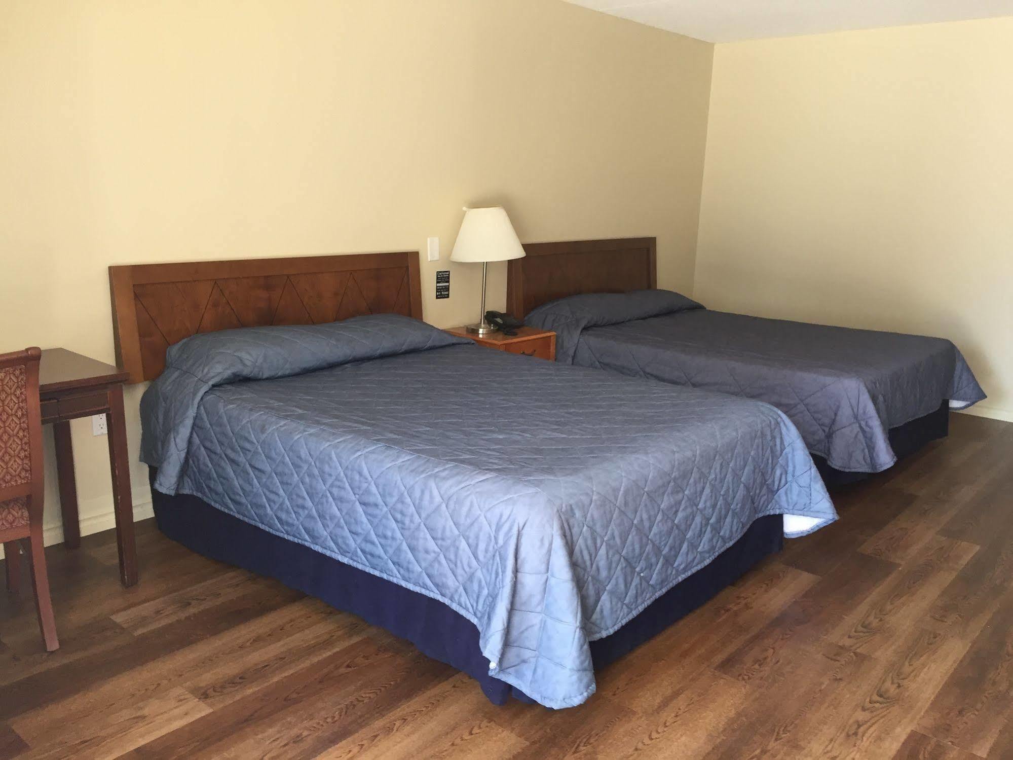 Falls Lodge & Suites Ниагарски водопад Екстериор снимка